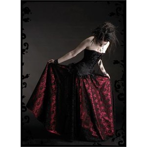 Romantic goth fashion